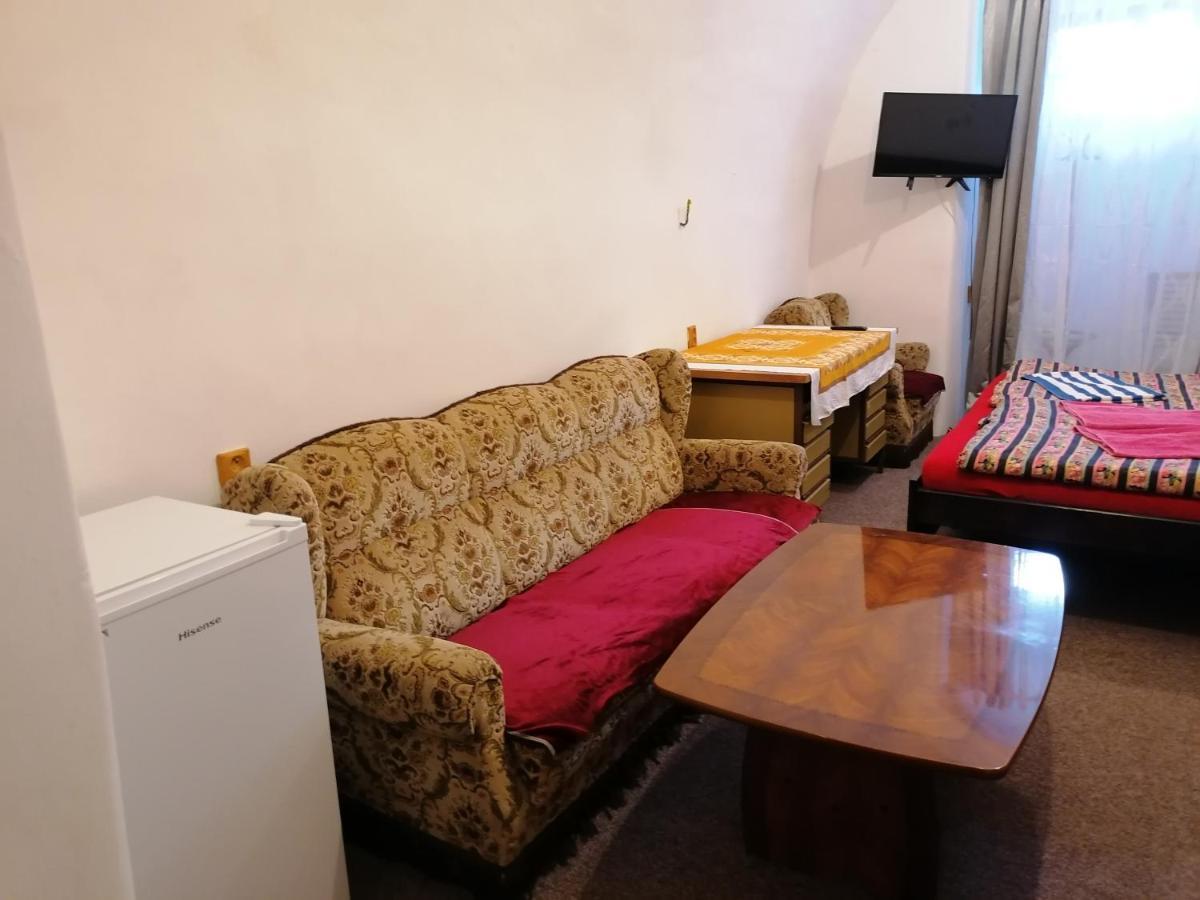 Hotel Fara Choustníkovo Hradiště Exterior foto